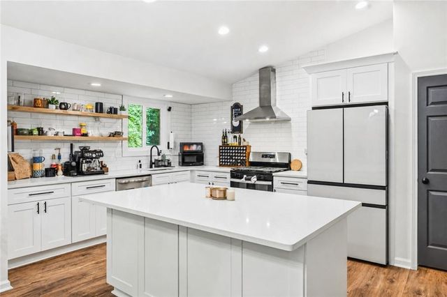 1172 Ridgeside Drive NW, Acworth, GA 30102