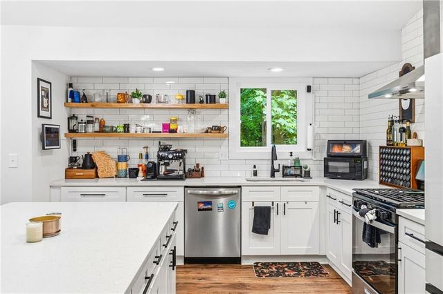 1172 Ridgeside Drive NW, Acworth, GA 30102