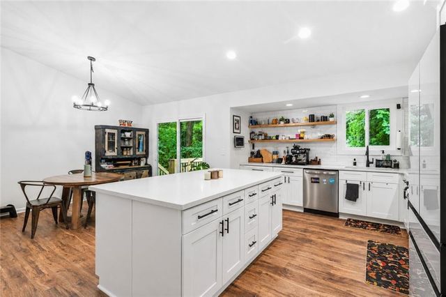 1172 Ridgeside Drive NW, Acworth, GA 30102