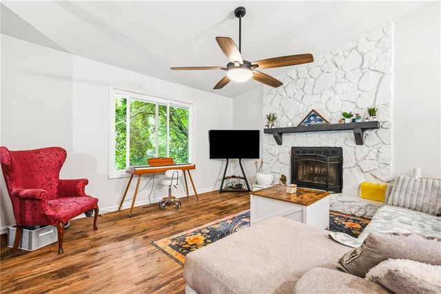 1172 Ridgeside Drive NW, Acworth, GA 30102
