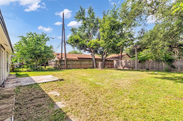 2032 Vince Street, Pasadena, TX 77502