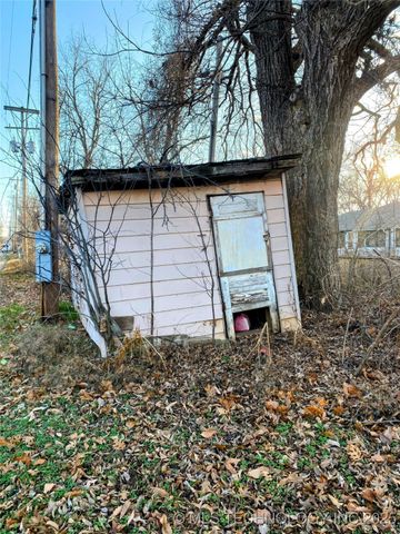 500 E Delaware Street, Cleveland, OK 74020