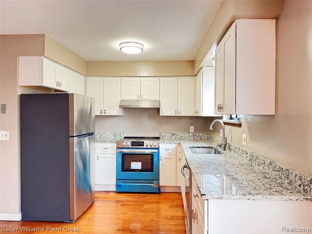 2036 Roman Court, Warren, MI 48092
