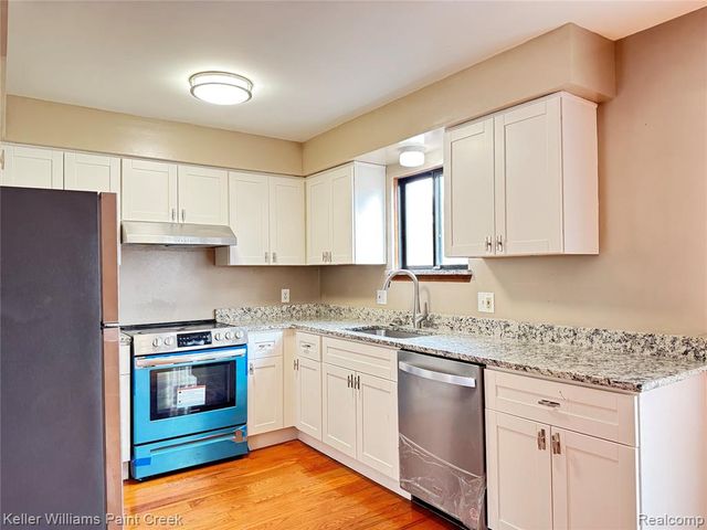 2036 Roman Court, Warren, MI 48092