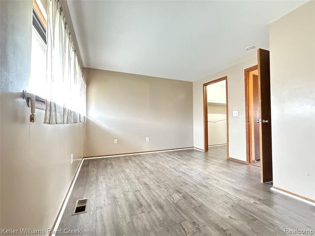 2036 Roman Court, Warren, MI 48092
