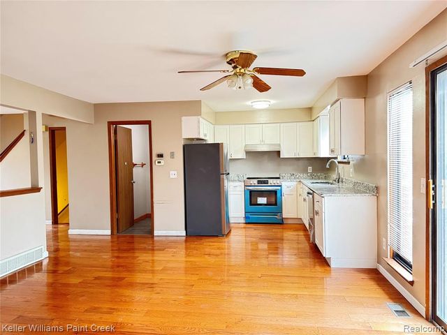 2036 Roman Court, Warren, MI 48092