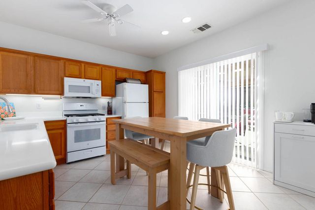 78443 Glastonbury Way, Palm Desert, CA 92211