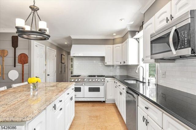 23 Saint Johns Pl, Fanwood Boro, NJ 07023