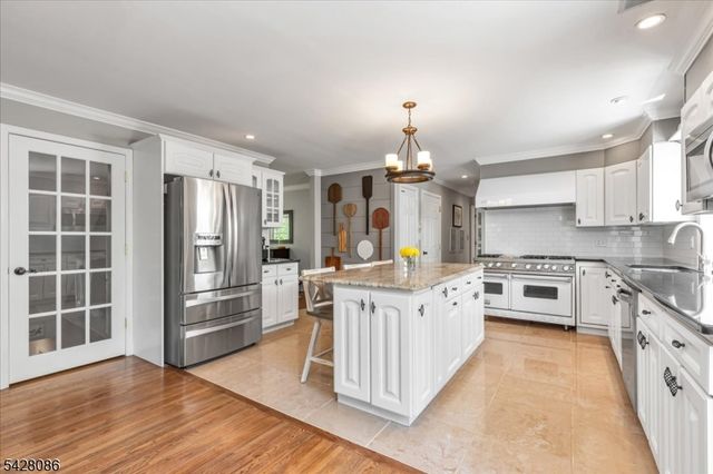 23 Saint Johns Pl, Fanwood Boro, NJ 07023