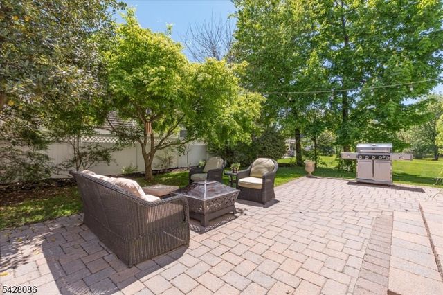 23 Saint Johns Pl, Fanwood Boro, NJ 07023