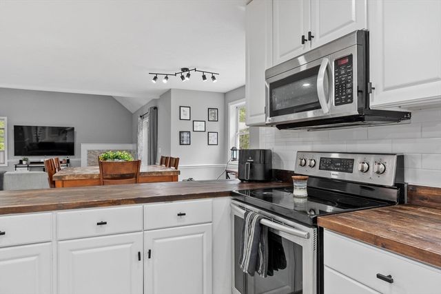 731 Foster Rd, Ashby, MA 01431