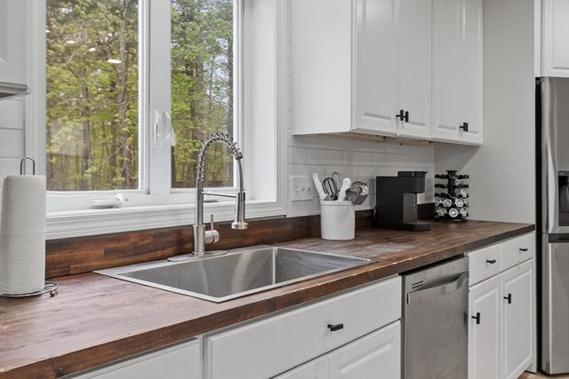 731 Foster Rd, Ashby, MA 01431