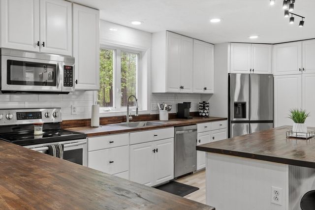 731 Foster Rd, Ashby, MA 01431
