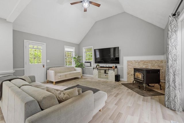 731 Foster Rd, Ashby, MA 01431