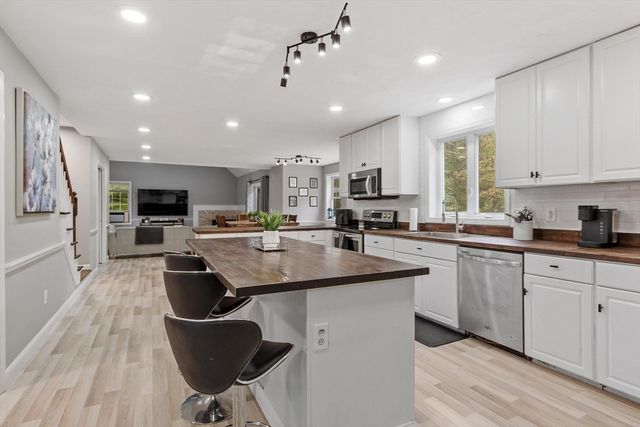 731 Foster Rd, Ashby, MA 01431