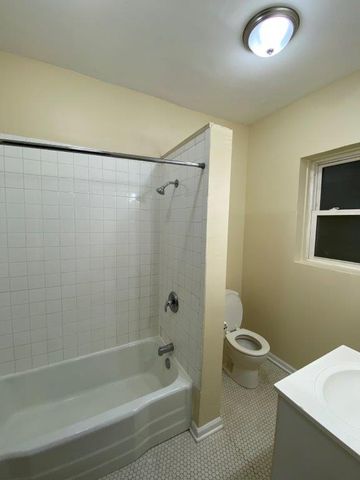 4136 N KEYSTONE Avenue 1NE, Chicago, IL 60641