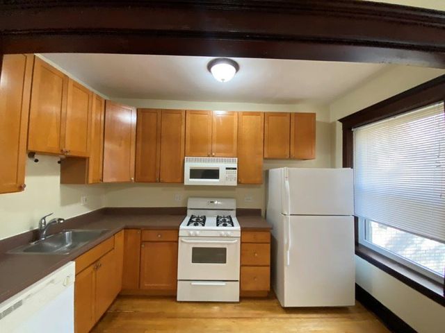 4136 N KEYSTONE Avenue 1NE, Chicago, IL 60641