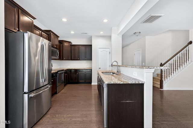 48 Hatfield Way, Clayton, NC 27527