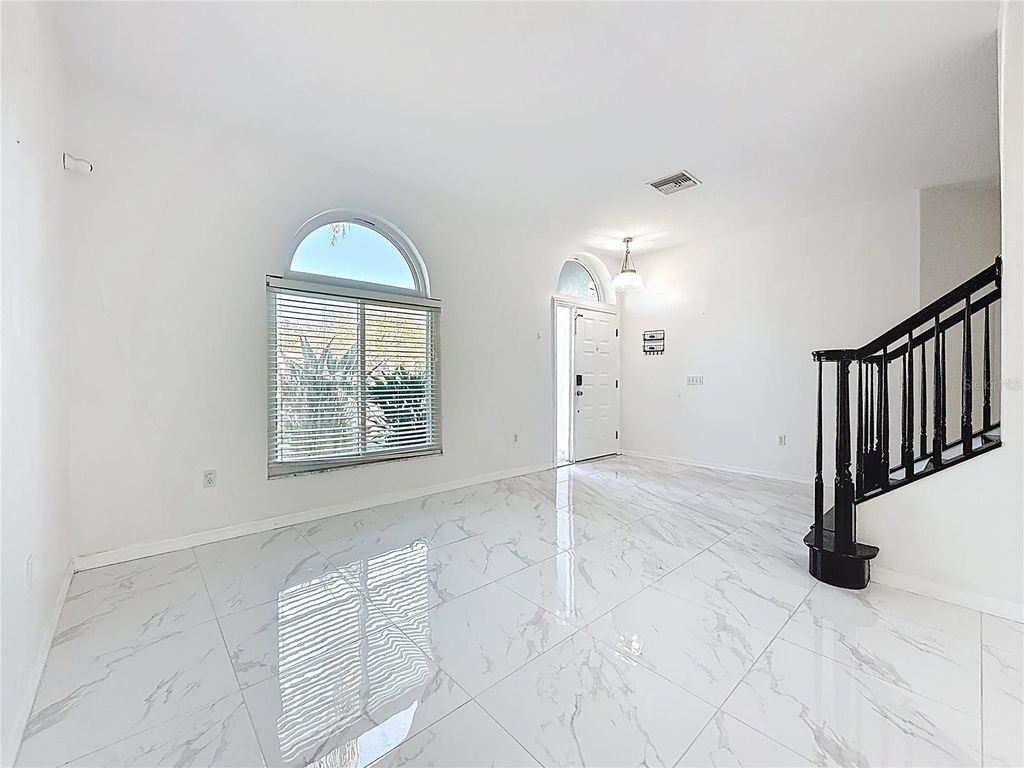 Image 11 of property listing at 380 ROSALIND LANE, Oldsmar, FL 34677