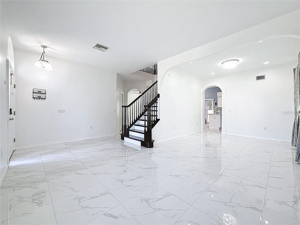 Image 13 of property listing at 380 ROSALIND LANE, Oldsmar, FL 34677