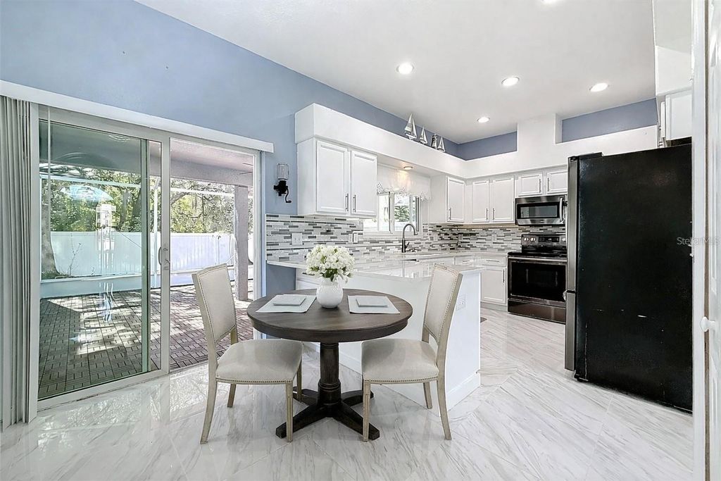 Image 23 of property listing at 380 ROSALIND LANE, Oldsmar, FL 34677