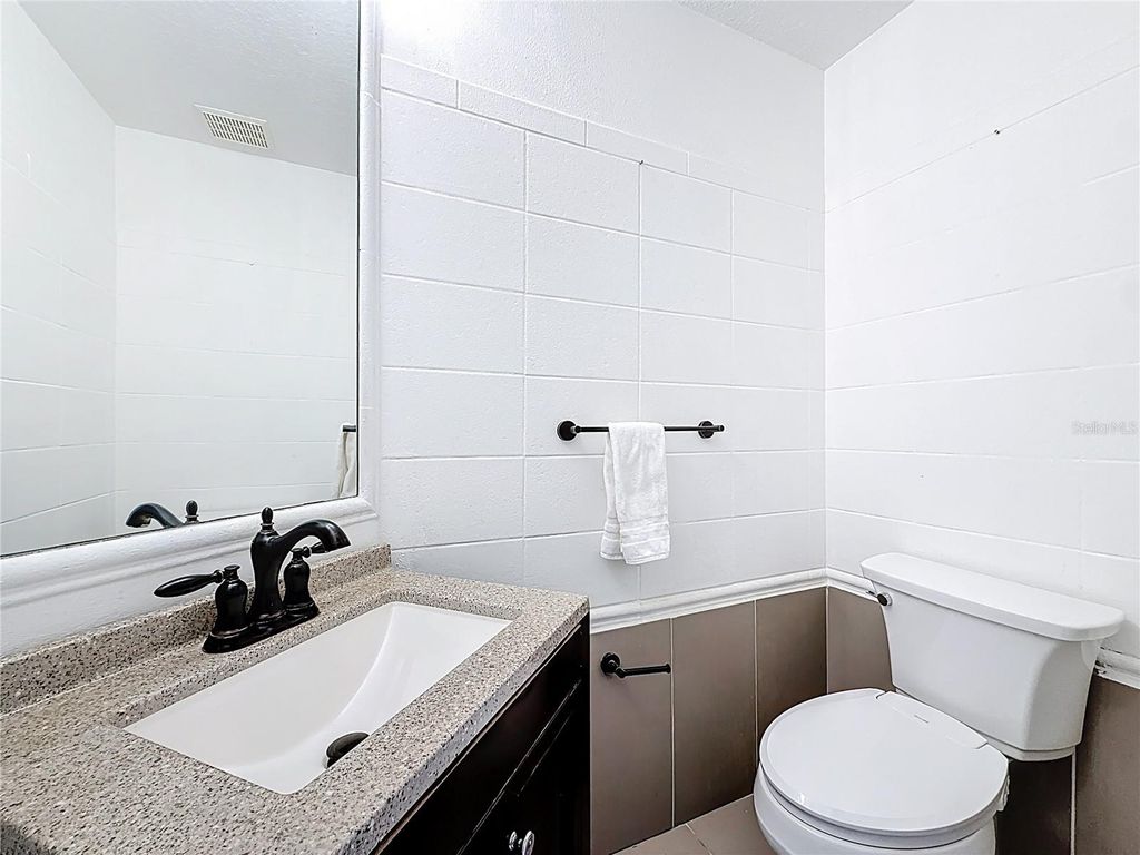 Image 27 of property listing at 380 ROSALIND LANE, Oldsmar, FL 34677