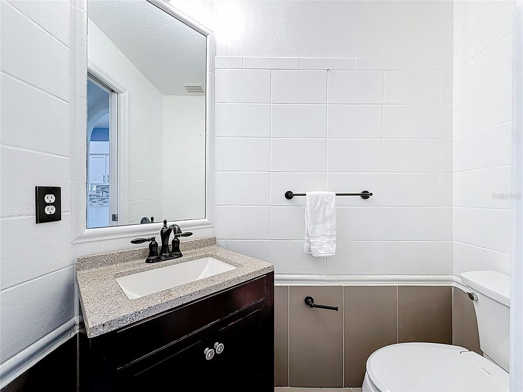 Image 28 of property listing at 380 ROSALIND LANE, Oldsmar, FL 34677