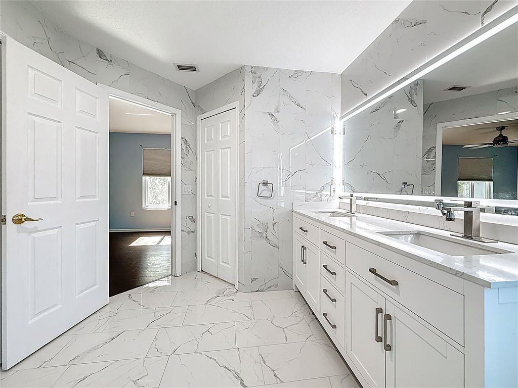 Image 60 of property listing at 380 ROSALIND LANE, Oldsmar, FL 34677