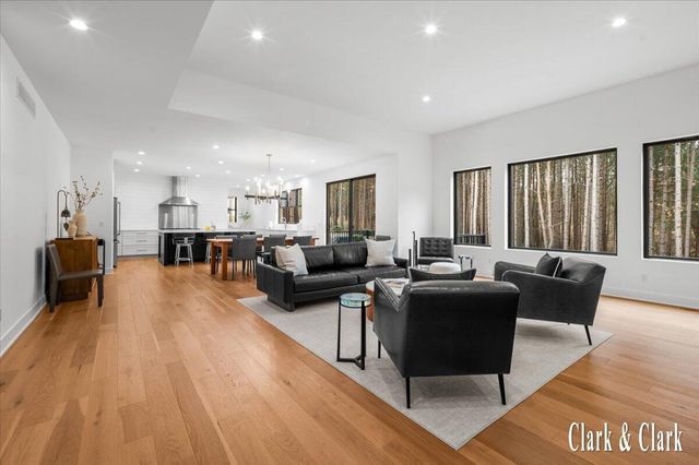 10660 Kissing Ridge Drive Se, Lowell Twp, MI 49331