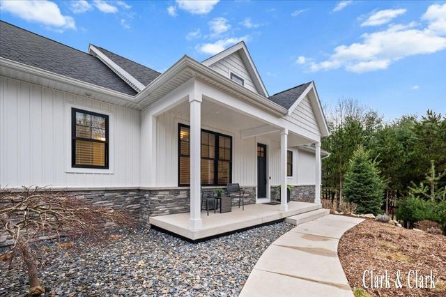 10660 Kissing Ridge Drive Se, Lowell Twp, MI 49331