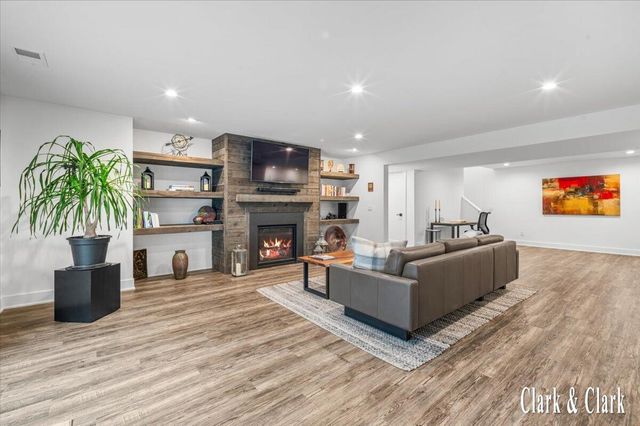 10660 Kissing Ridge Drive Se, Lowell Twp, MI 49331