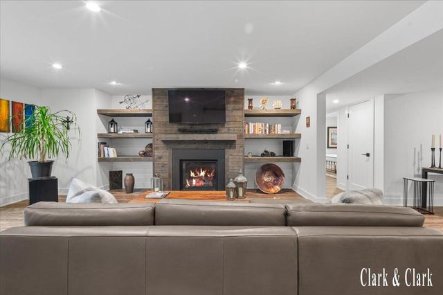 10660 Kissing Ridge Drive Se, Lowell Twp, MI 49331