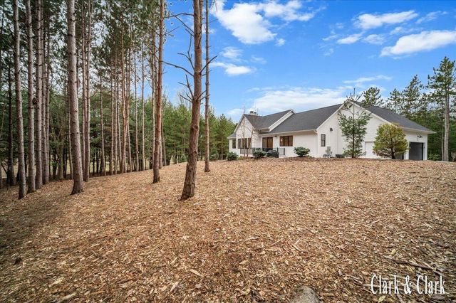 10660 Kissing Ridge Drive Se, Lowell Twp, MI 49331