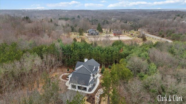 10660 Kissing Ridge Drive Se, Lowell Twp, MI 49331