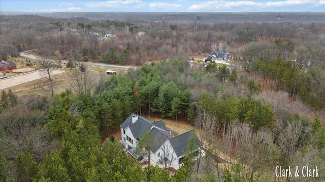 10660 Kissing Ridge Drive Se, Lowell Twp, MI 49331