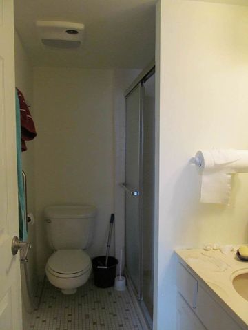 110 W Butterfield Road 402S, Elmhurst, IL 60126