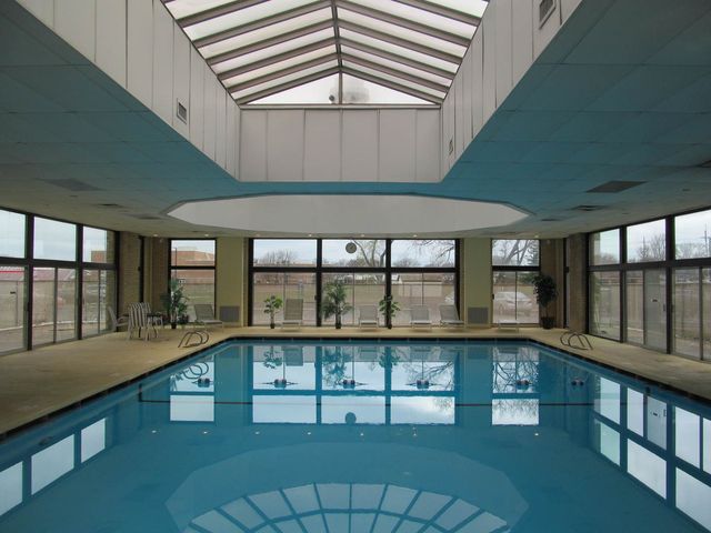 110 W Butterfield Road 402S, Elmhurst, IL 60126