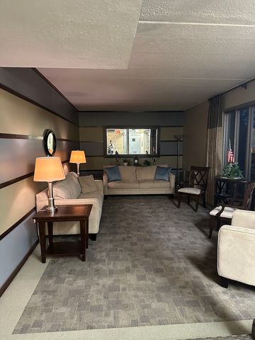 110 W Butterfield Road 402S, Elmhurst, IL 60126