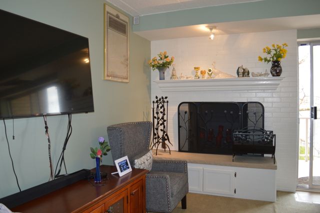 110 W Butterfield Road 402S, Elmhurst, IL 60126