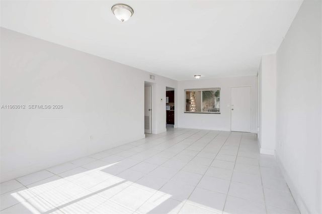 10001 W Bay Harbor Dr 208, Bay Harbor Islands, FL 33154