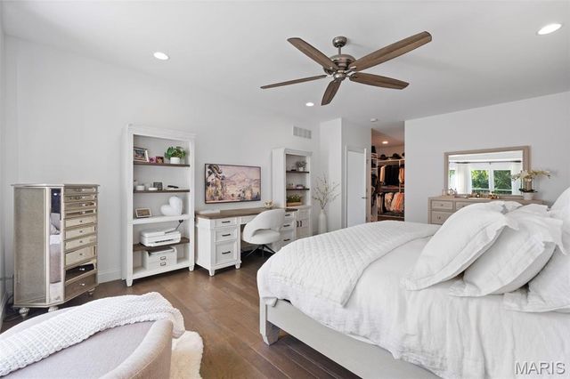827 Summit Bluff Court, St Louis, MO 63026