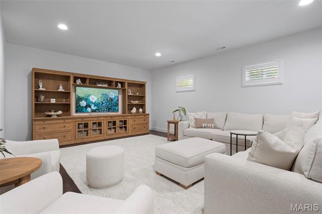 827 Summit Bluff Court, St Louis, MO 63026