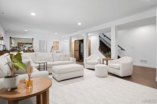 827 Summit Bluff Court, St Louis, MO 63026