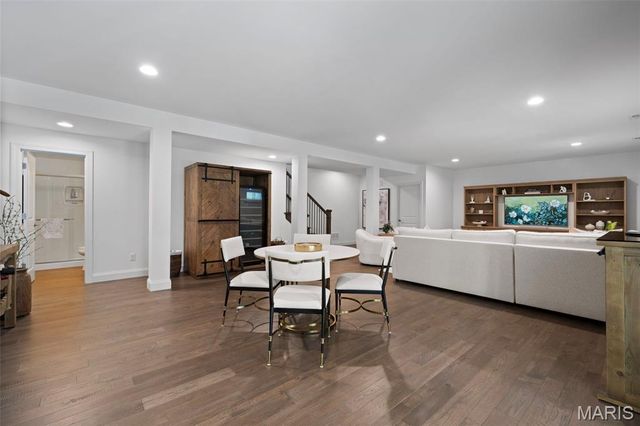 827 Summit Bluff Court, St Louis, MO 63026