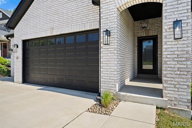 827 Summit Bluff Court, St Louis, MO 63026