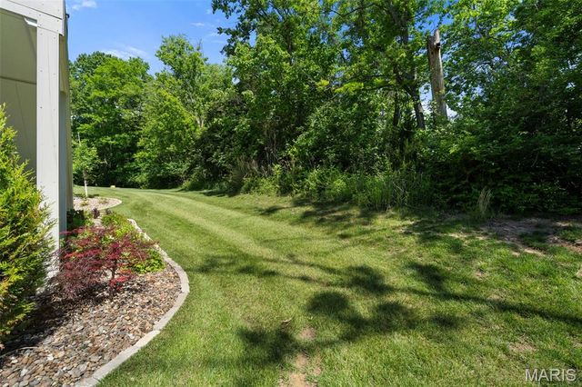 827 Summit Bluff Court, St Louis, MO 63026