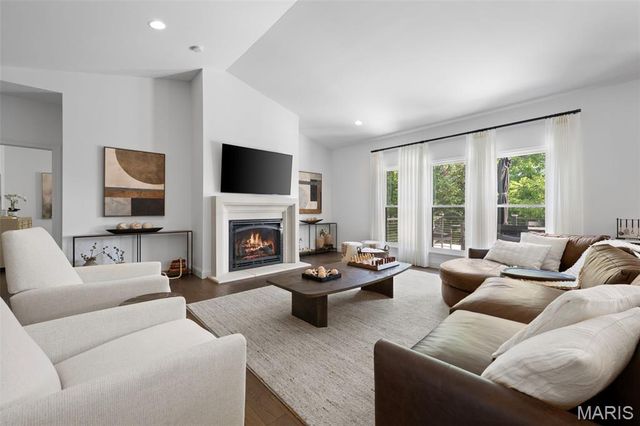827 Summit Bluff Court, St Louis, MO 63026
