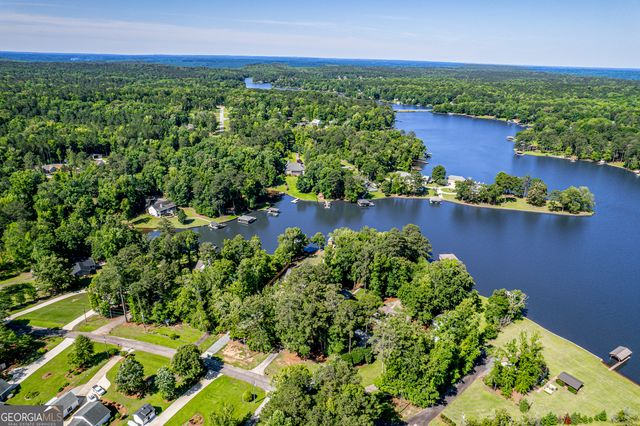 110 Harbour Point NW, Milledgeville, GA 31061