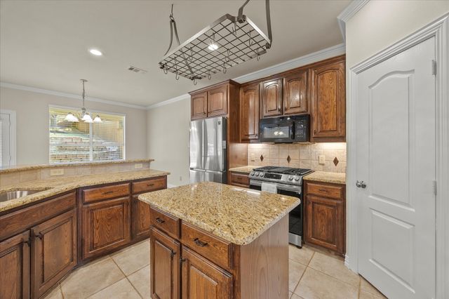 106 Weatherly Circle, Rockwall, TX 75032