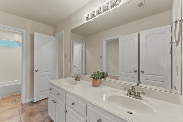 106 Weatherly Circle, Rockwall, TX 75032